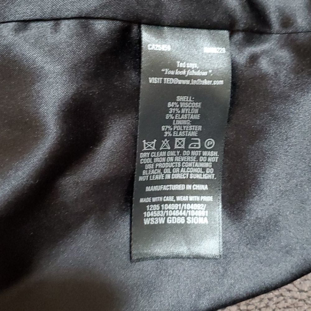 VEUC Ted Baker Black Dress w/Structured Stitching - Picture 11 of 12